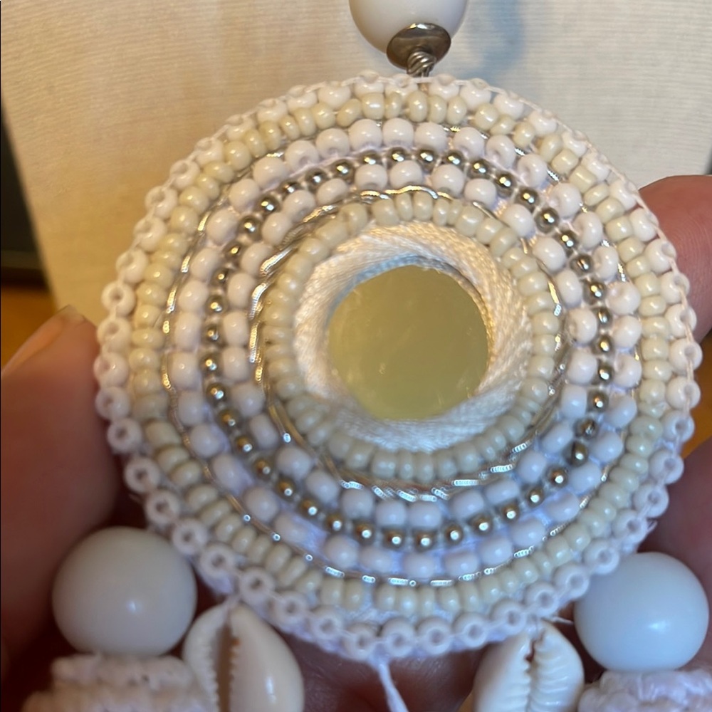 Elegant White and Silver Beaded Chico’s Necklace (AAA) - Picture 2 of 15